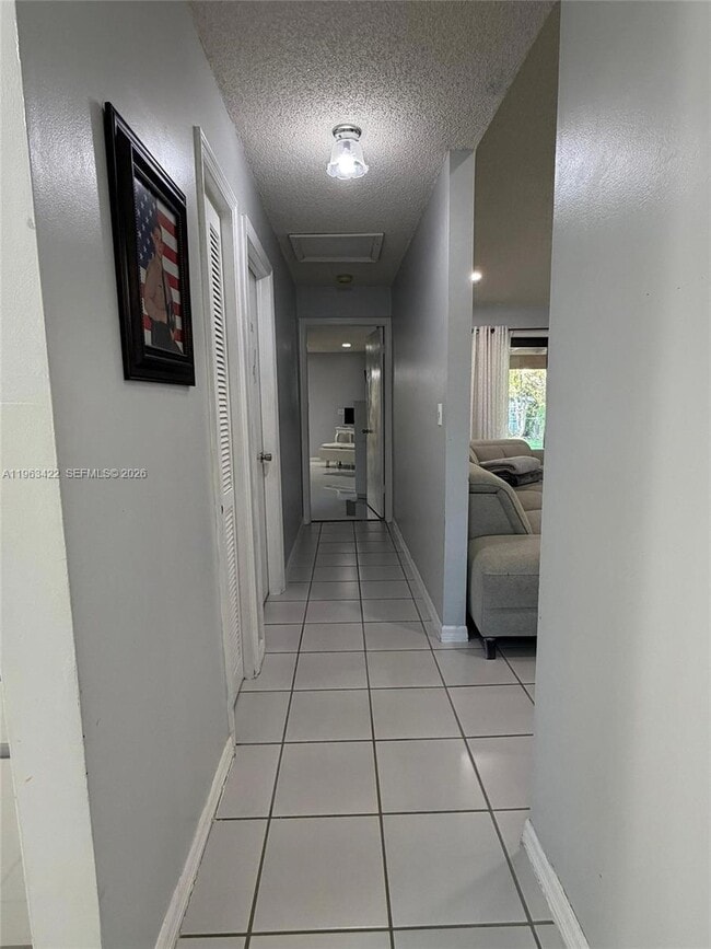 Building Photo - 6541 SW 31st St