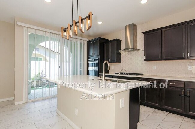 Building Photo - 852 W Park Ave