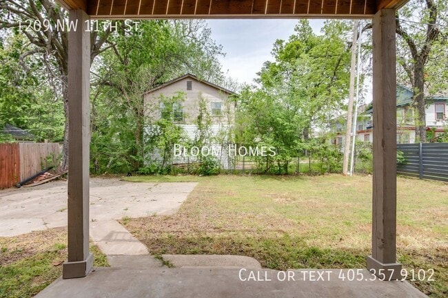 Building Photo - 1209 NW 11th St