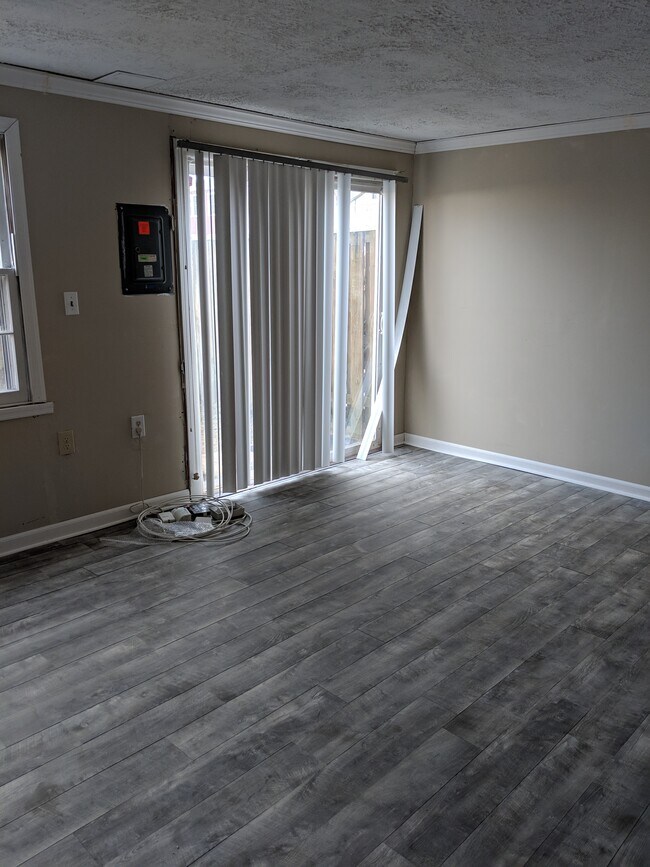 Building Photo - 16569 Royal Ct