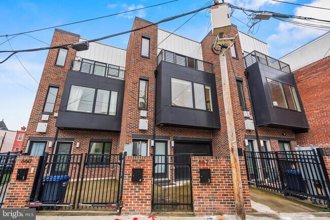 Building Photo - 662 Glick Ct NW