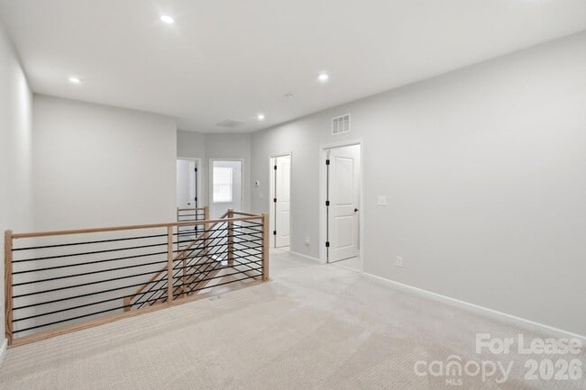 Building Photo - 615 Myrick Aly