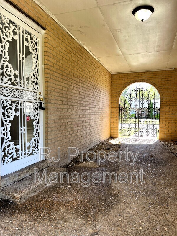 Building Photo - 5368 Scottsdale Ave