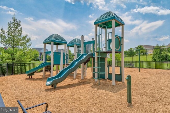 Building Photo - 23603 Hopewell Manor Terrace