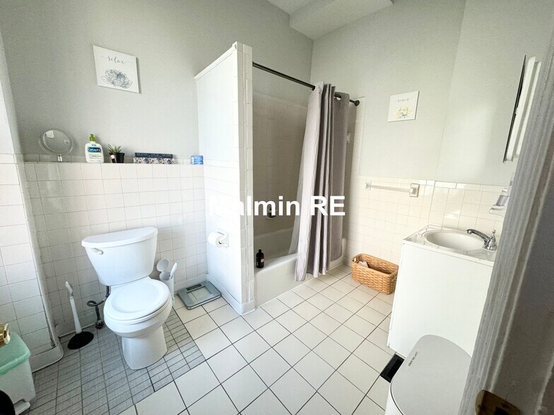 Building Photo - 94 Pleasant St