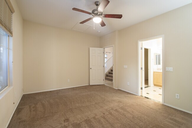 Building Photo - SUMMERLIN Home 3 Bedrooms + Small Loft - M...