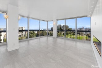 Building Photo - 2200 Sacramento St