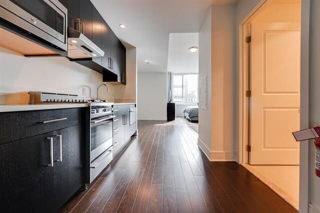 Building Photo - 1100 Maxwell Ln