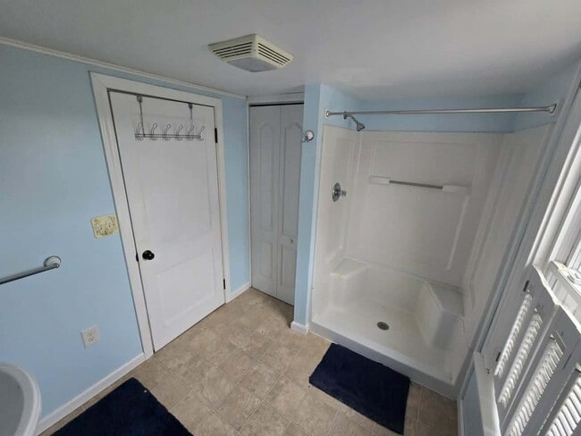 Building Photo - 1084 Yale Farm Rd