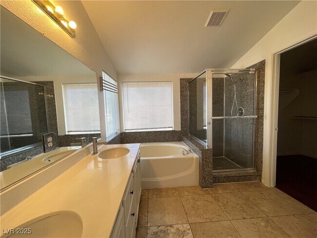 Building Photo - 4364 Mesa Hill Dr