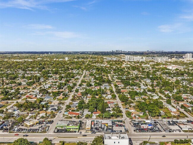 Building Photo - 1624 S 23rd Ave