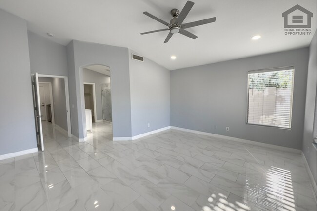 Building Photo - 3Bed/2Bath House at AZ-101 Loop/75th Ave! Ready for Immediate Move-In! -- HOME OFFICE!