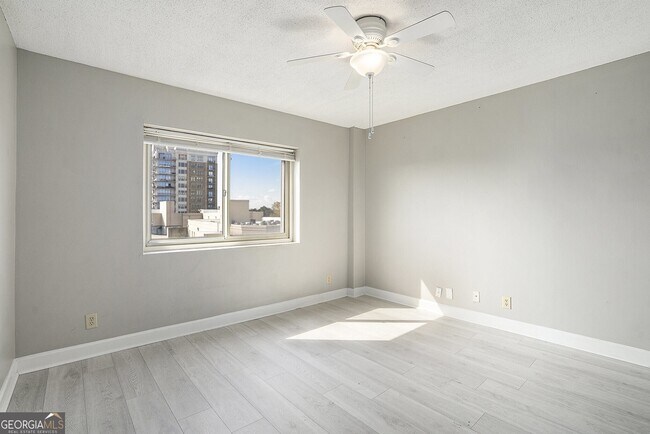 Building Photo - 2285 Peachtree Rd NE