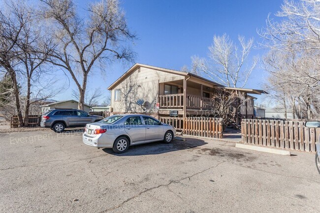 Building Photo - 1244 Maple St