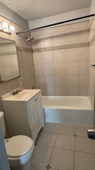 Building Photo - 8581 101st Ter