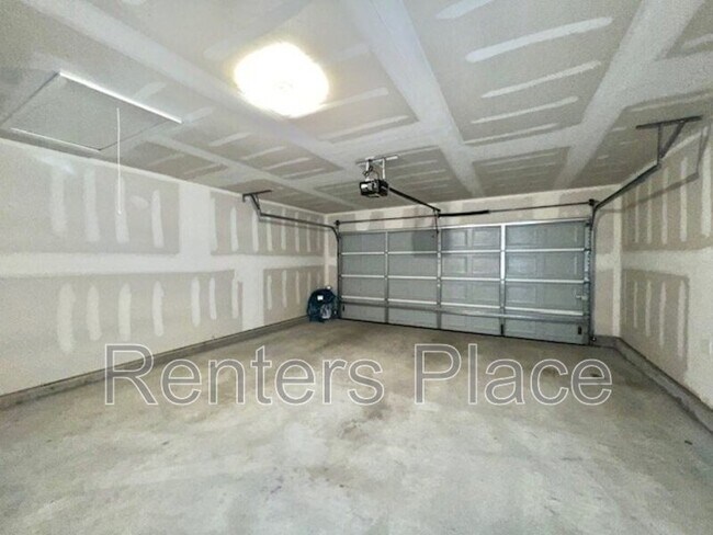 Building Photo - 14215 N 74th E Ave