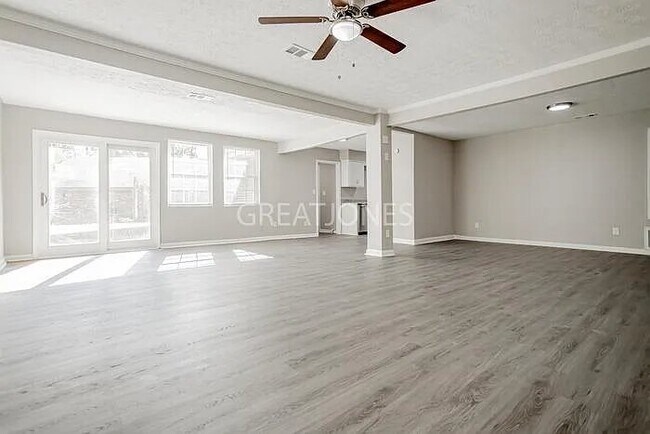 Building Photo - 134 Sycamore Ct