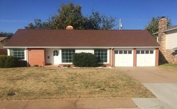 Building Photo - 11205 N Villa Ave