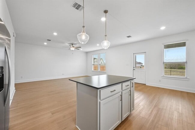 Building Photo - 433 Bristlecone Bend