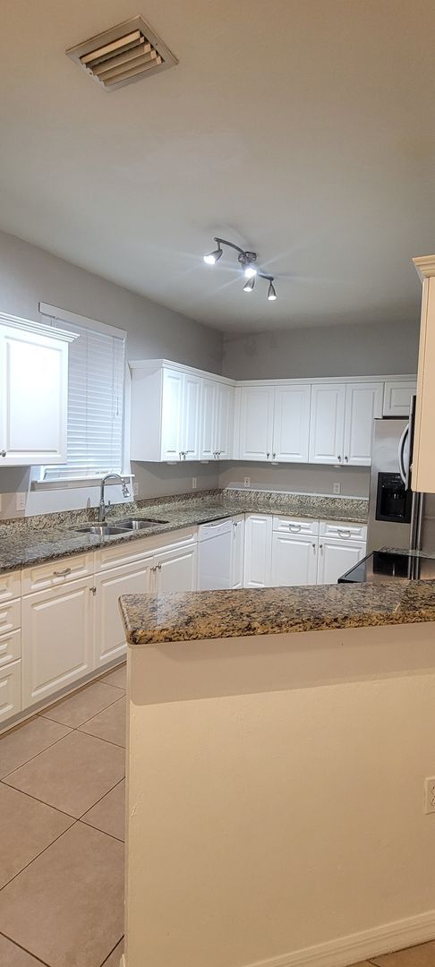 Building Photo - Charming 2/2 with a 1 car garage in Eagle Trace