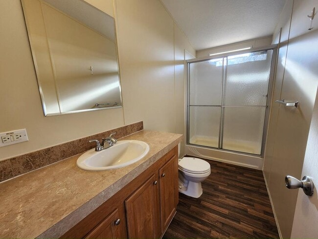Building Photo - 445 Avanti Way Blvd
