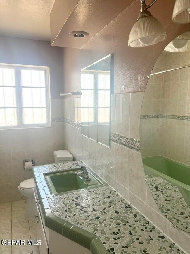 Building Photo - 9508 Gairloch Dr