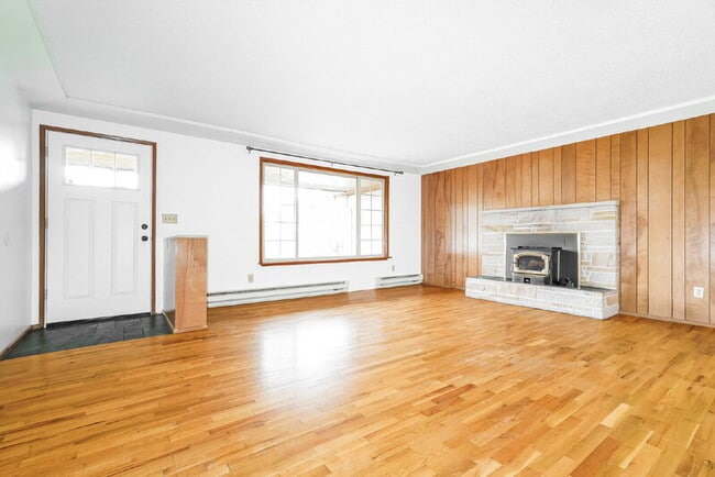 Building Photo - 7808 S Ainsworth Ave