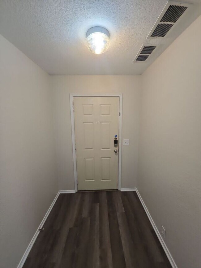 Building Photo - **Charming 3-Bed, 2-Bath Home in Melissa, ...