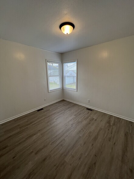 Building Photo - 1111 6th St