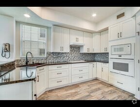 Building Photo - 200 Riverfront Dr