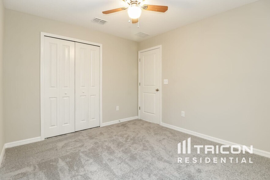 Building Photo - 1732 Broad Winged Hawk Dr