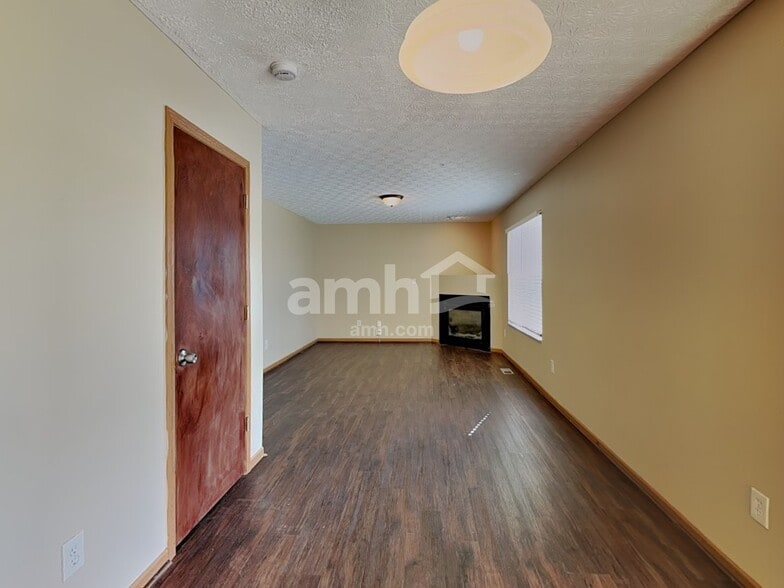 Building Photo - 8245 Crete Ln