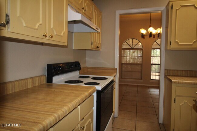 Building Photo - 10711 Ivanhoe Dr