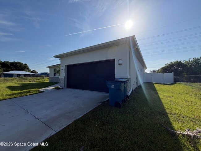 Building Photo - 1326 Seeley Cir NW