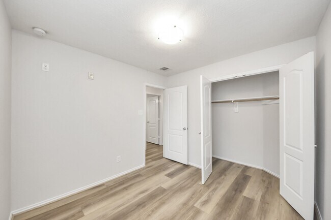 Building Photo - 2930 Ribbon Creek Way