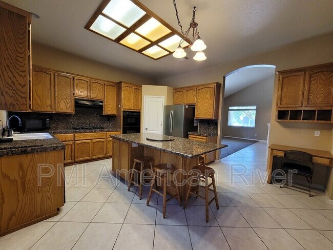 Building Photo - 998 Bay Shore Dr