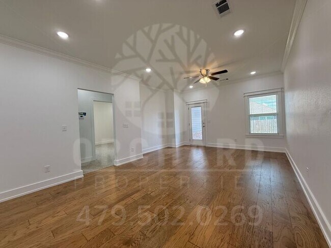 Building Photo - Garrison | Duplex with Garage in Siloam Springs!