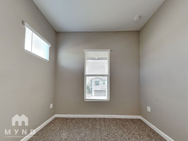 Building Photo - 4839 E Village Dr