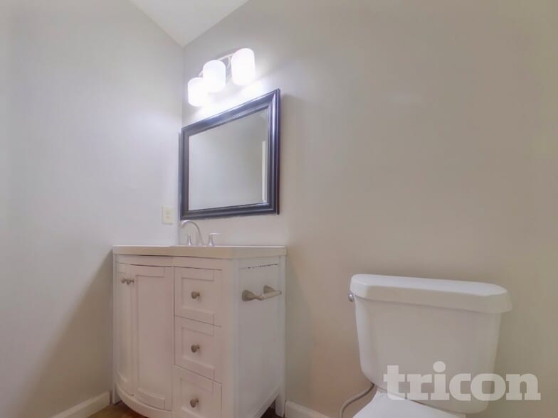 Building Photo - 329 Stratford Dr