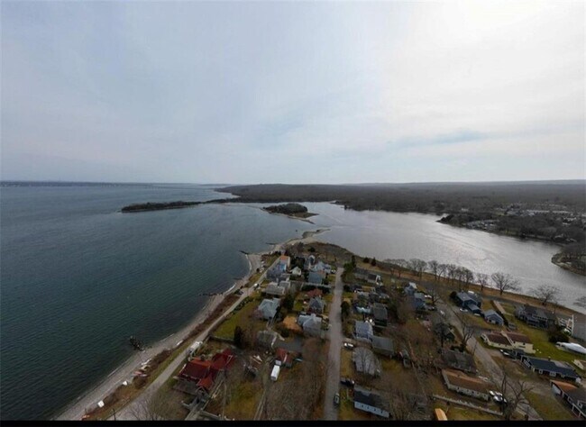 Building Photo - 110 Winsor Ave