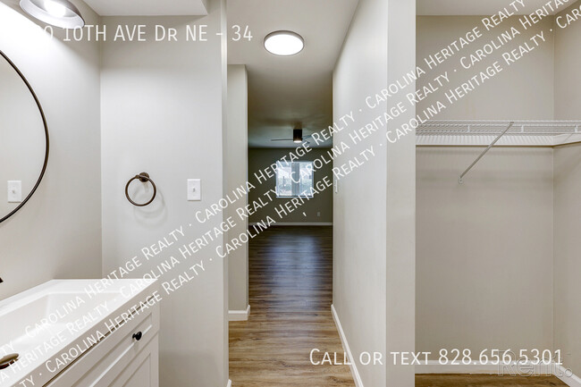 Building Photo - Spacious Open 2Bed 2Bath Apt. on Ground Le...