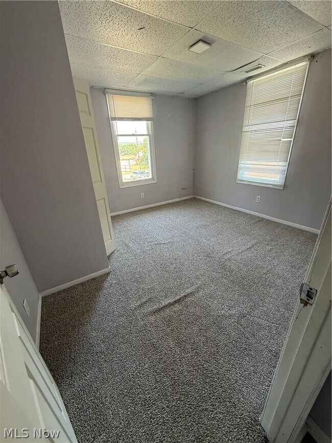 Building Photo - 1108 River Dr