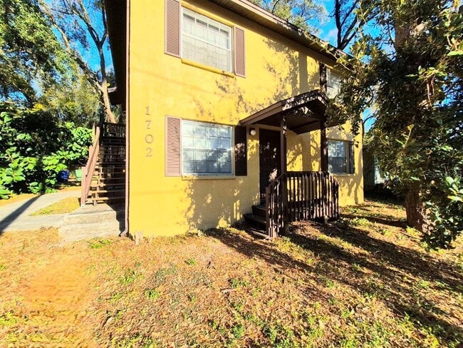 Building Photo - 1702 E Mulberry Dr