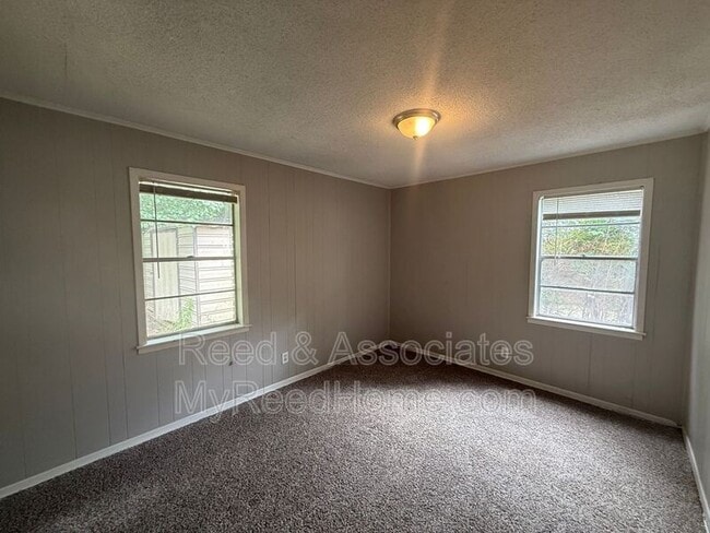 Building Photo - 4210 Kerwin Dr