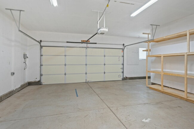 Building Photo - 300 Homewood Ct