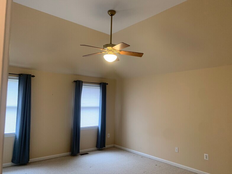 Building Photo - 1809 Stark Drive