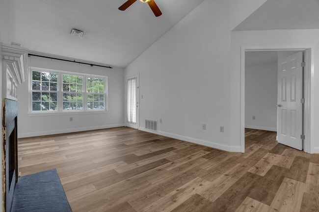Building Photo - 300 Brookside Dr