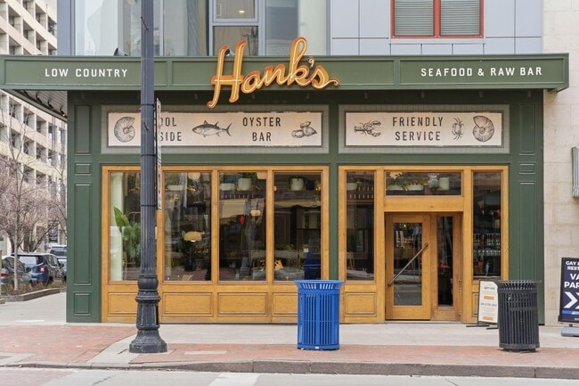 Building Photo - 145 N High St