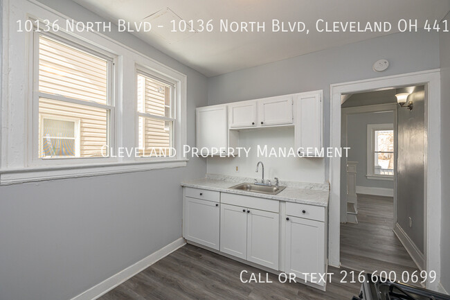 Building Photo - Newly Renovated Cleveland Duplex