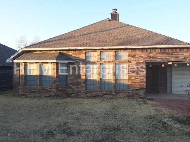 Building Photo - MOVE IN SPECIAL of $300 Off First Months Rent